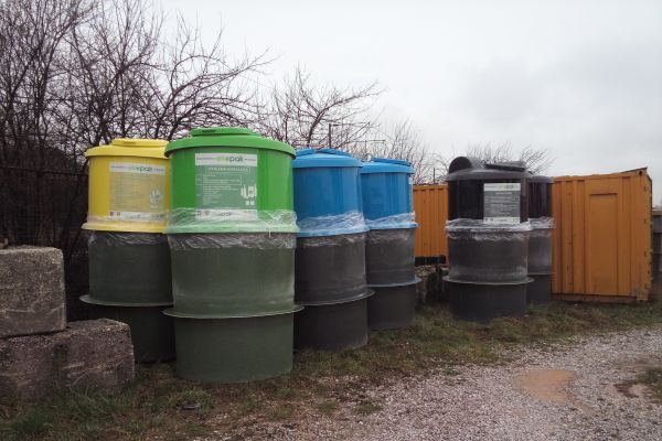 Twenty underground containers for the recycling of packaging waste delivered  in Sarajevo