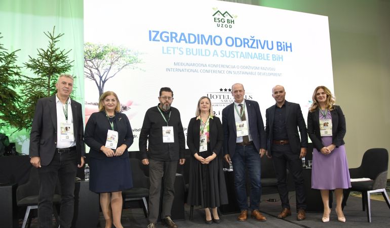 01 konferencija.JPG