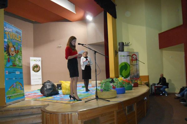 U Domu kulture Prozor, općina Prozor-Rama, održana manifestacija povodom  završetka edukativnog projekta „Osmijeh planete je u tvojim rukama“.