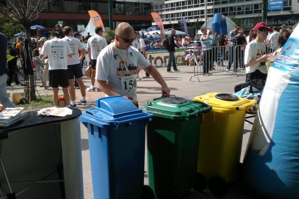 Ekopak Organized Packaging Waste Collecting At The Sarajevo Halfmarathon 2013