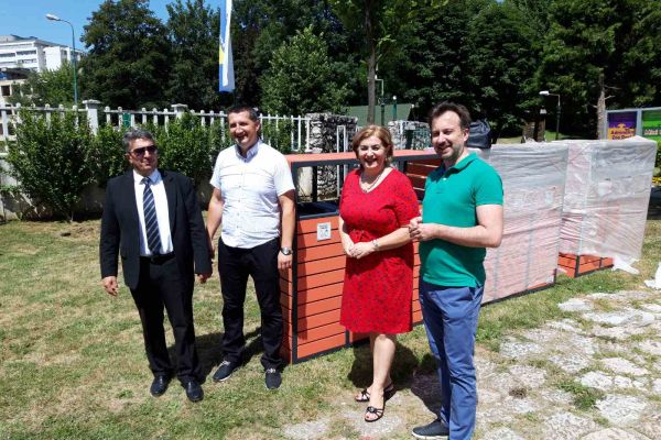 Ekopak in Pionirska dolina handed over to KJKP Park containers for separate waste disposal