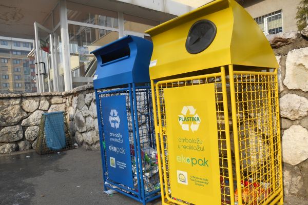 Donirane posude za odvojeno prikupljanje ambalažnog otpada školama učesnicama drugog ciklusa projekta 