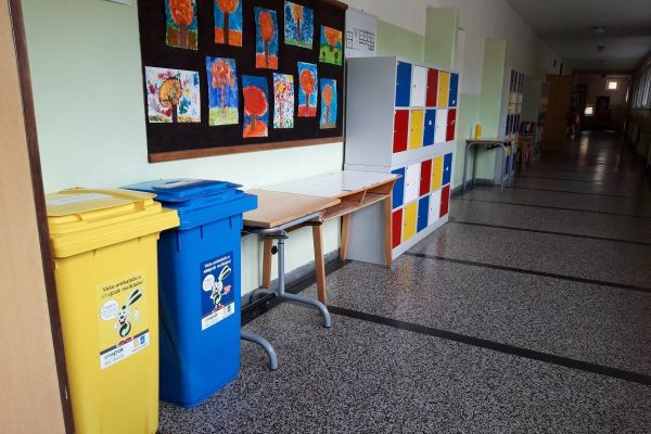 Ekopak delivered sets of bins to five schools in Municipality of Vogošća