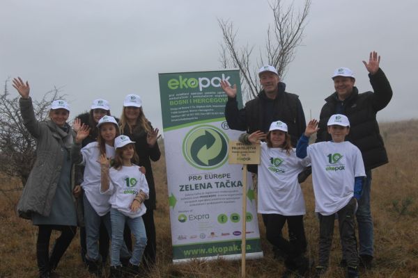Ekopak planted a hundred coniferous trees in Smetovi