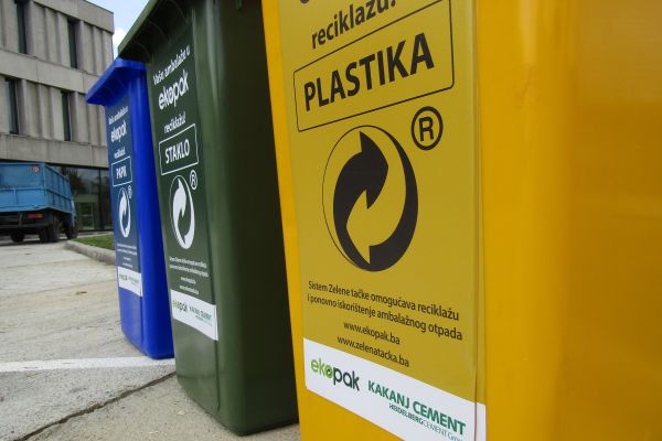 Ekopak delivered eco island for separate disposal of packaging waste in Cement Factory Kakanj
