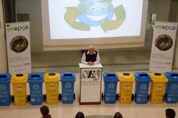 Ekopak Marked the European Waste Reduction Week by Donating Waste Disposal Bin Sets to Eight Sarajevo Schools