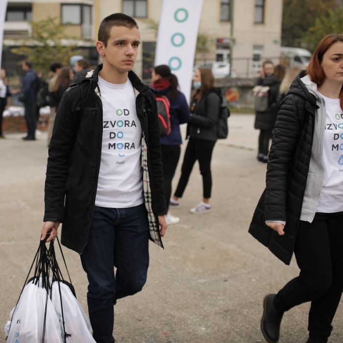 Učesnici akcije Od izvora do mora okupili su se u parku Hastahana.JPG