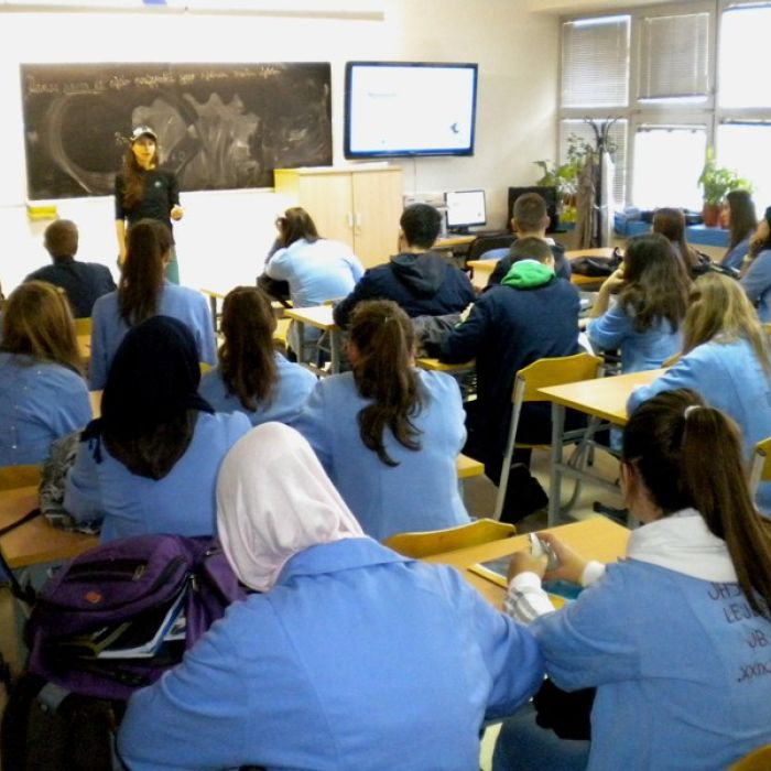 JU Peta gimnazija.JPG