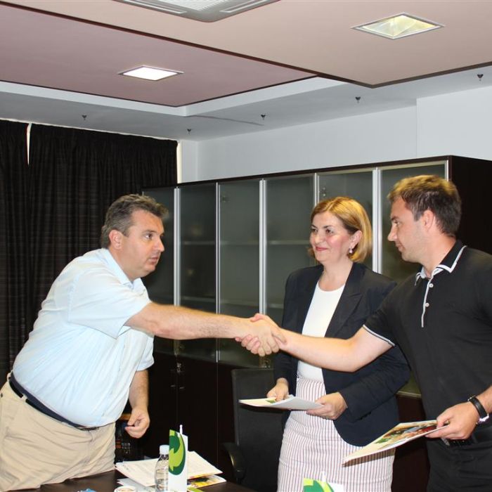 Potpisivanje ugovora (1).JPG